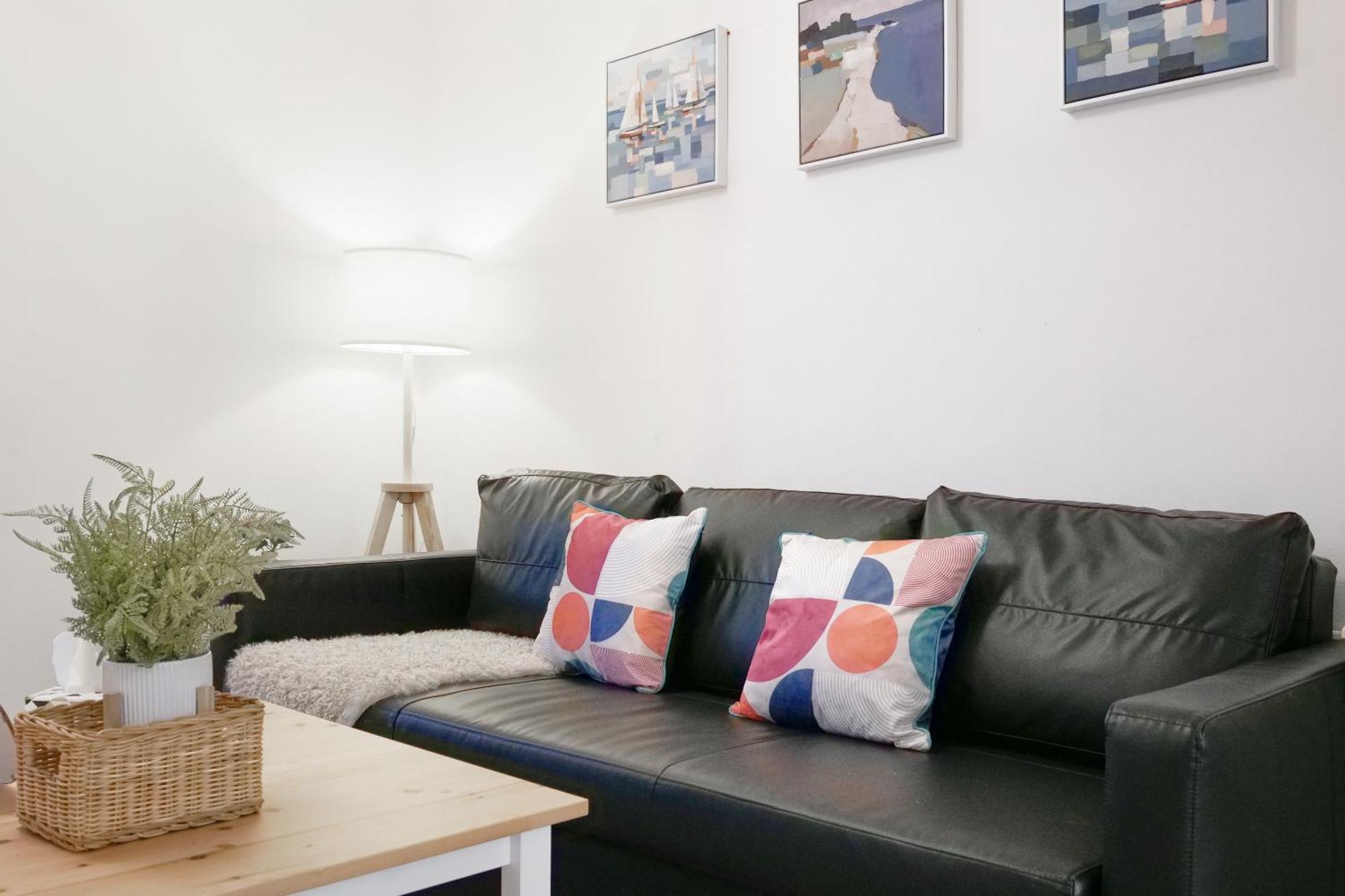 2 Bedroom House 12 Rutland — Photos 3